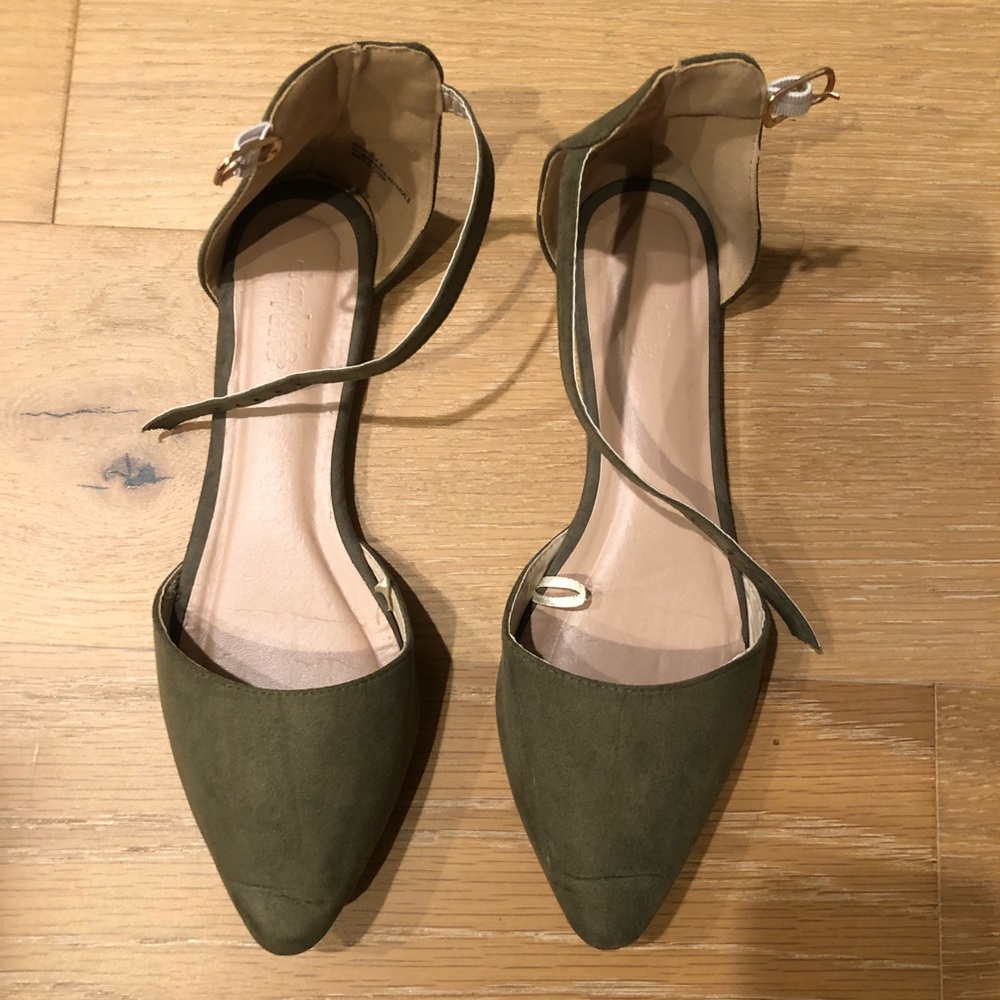 Flats - Picture 3 of 3